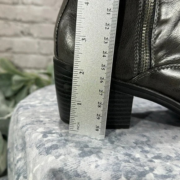 Life Stride Watchful Grey Faux Leather Round Toe Ankle Zip Boots WMS 8.5/9M✨EUC✨ - Picture 9 of 13